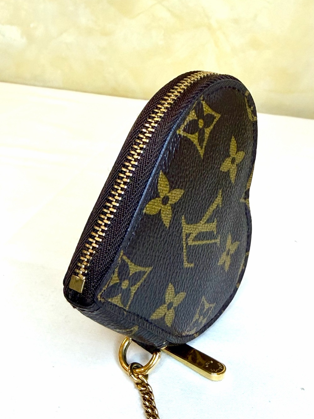 Louis Vuitton Monogram Heart Coin Pouch - Brown with Gold Hardware - Picture 3 of 13